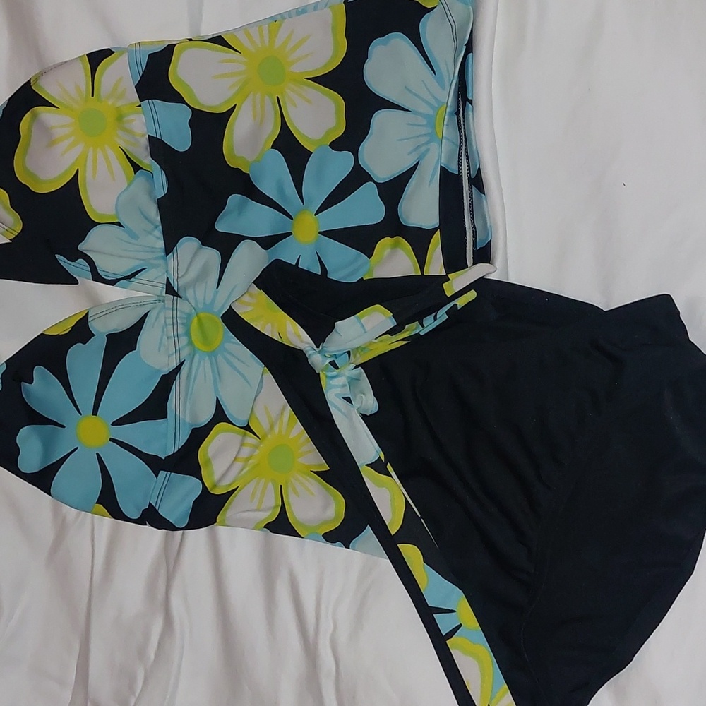 Impact 2 piece girls swim suit. Halter tankini size 10 hipster bottom size 12